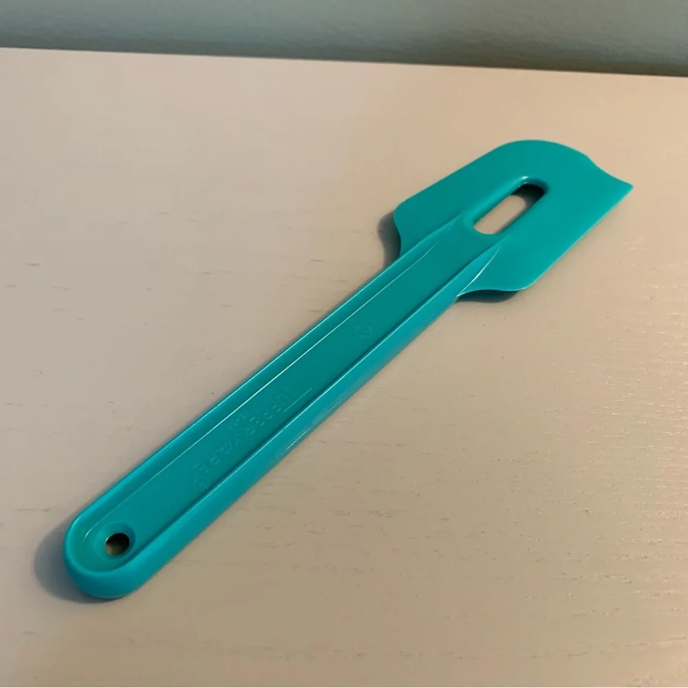 Tupperware Spatula New - Picture 1 of 4
